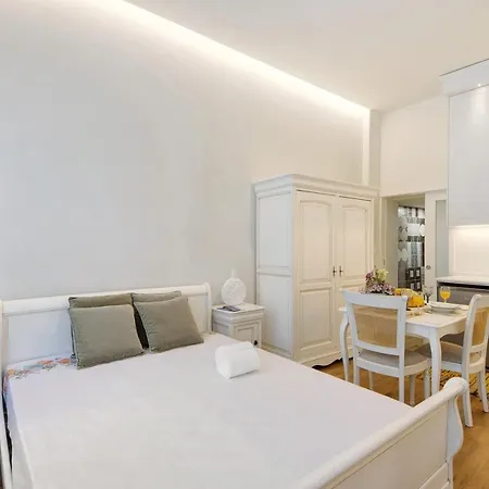 Village 1 Apartment *
